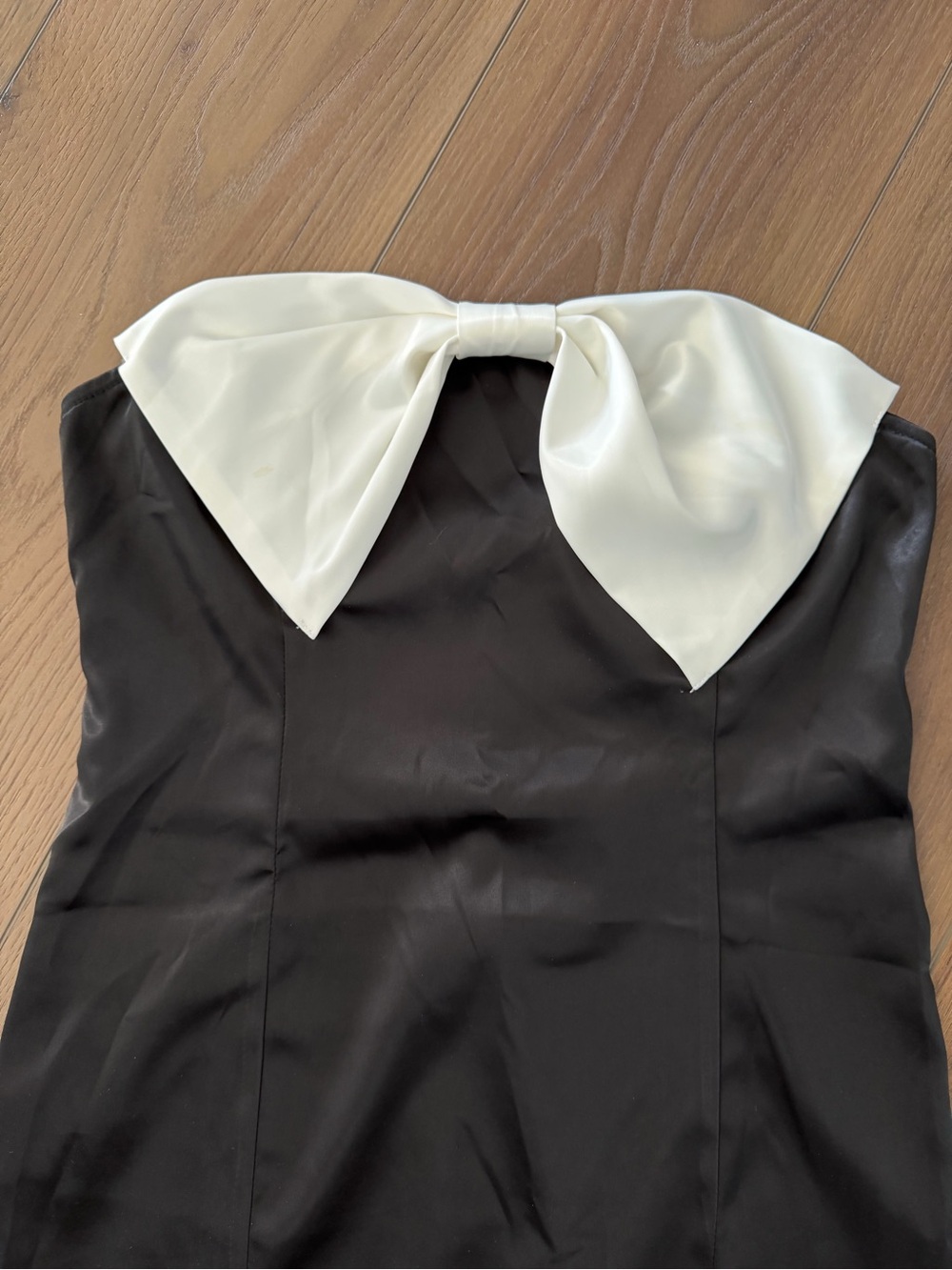 Strapless Black Mini Dress with Cream Bow - Picture 6 of 7